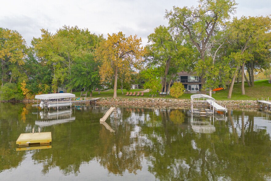 Building Photo - 6806 Sunset Strip NW