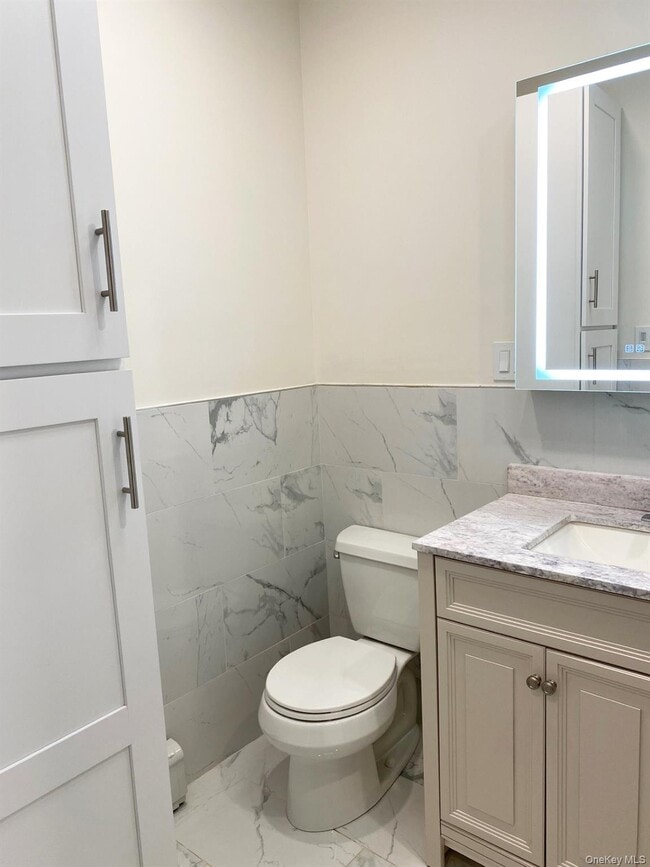 Building Photo - 10 Marble Ave