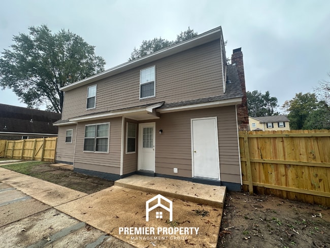 Building Photo - 2814 Baywood Dr