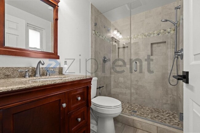 Building Photo - 10733 126th Pl NE