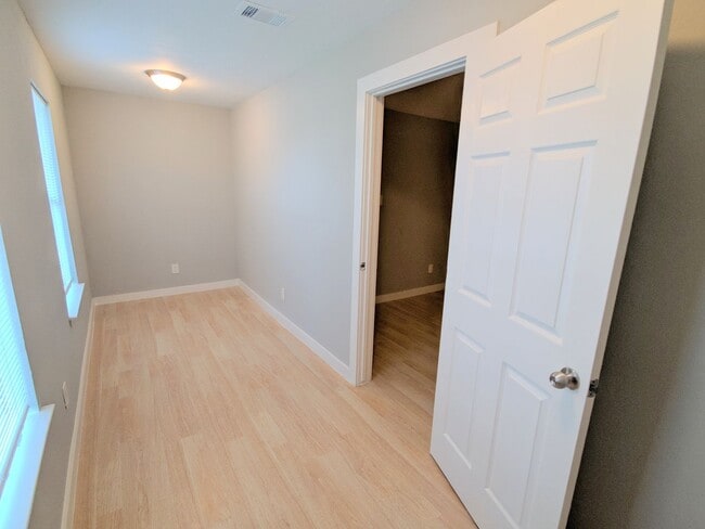 Building Photo - 15215 Peachmeadow Ln