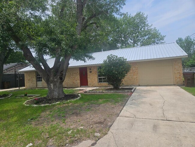 Building Photo - 1401 Trinity St