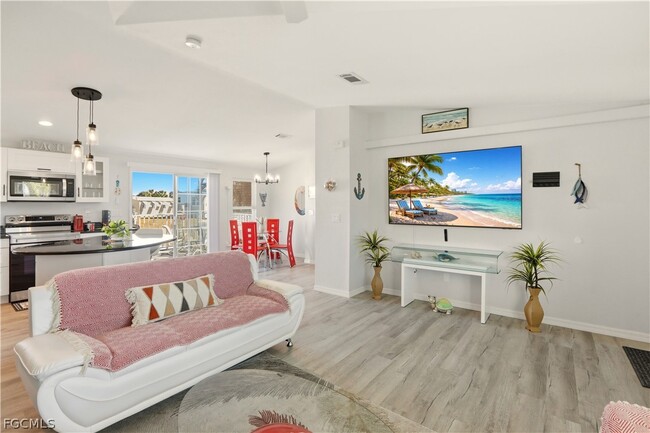 Building Photo - 158 Nanaimo Trail