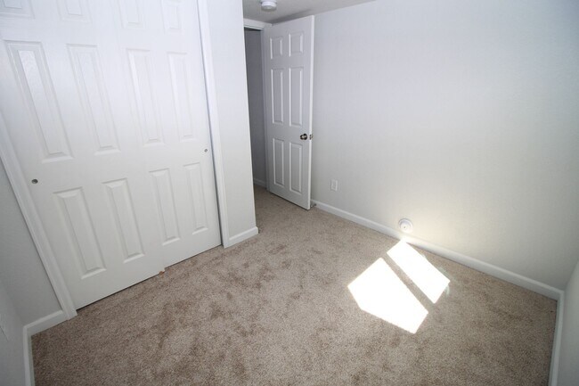 Building Photo - Brand new 3bdr 3bath duplex walking distance to Downtown Colorado Springs