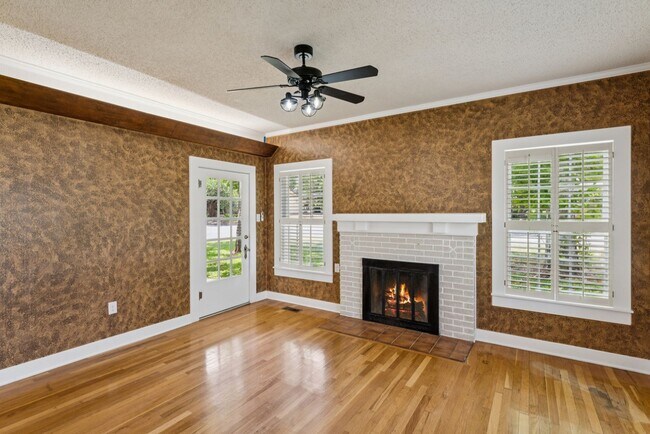 Building Photo - 3/2 Remodeled Home in Lampasas