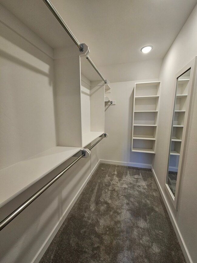 Building Photo - (3) Bed/(2.5) Bath Townhome Avail NOW! New Construction!