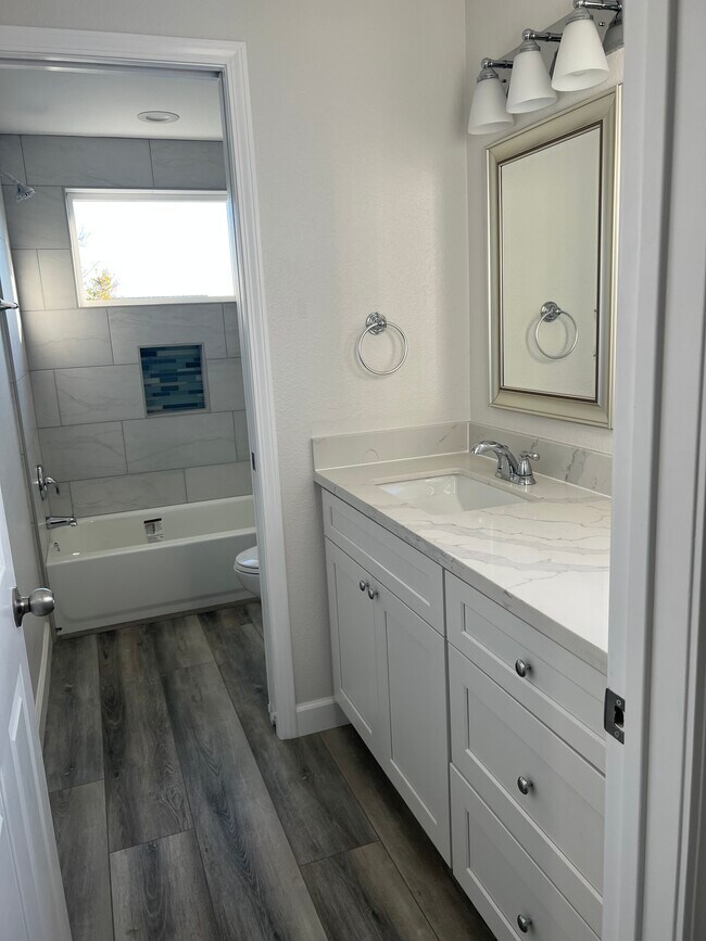 bathroom view - 826 Hermes Ave