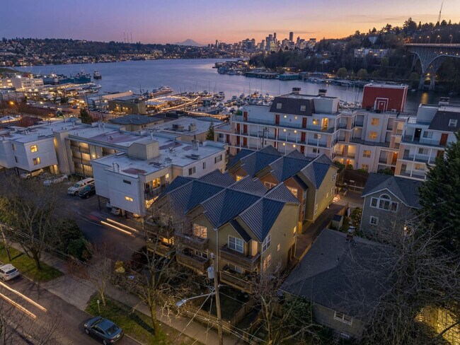 Building Photo - 931 N 35th St