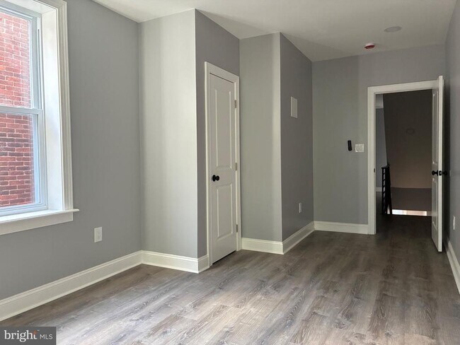 Building Photo - 5812 Willows Ave
