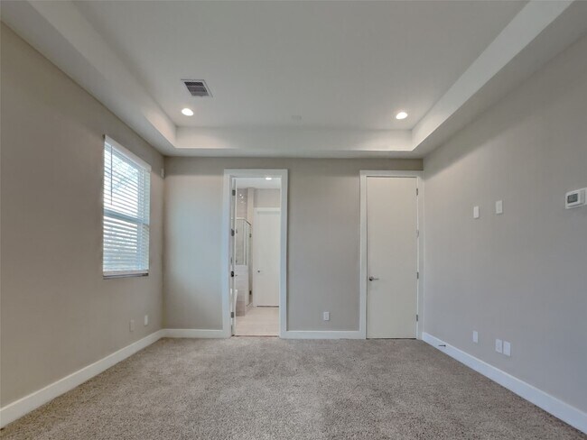 Building Photo - 5902 Gardendale Dr