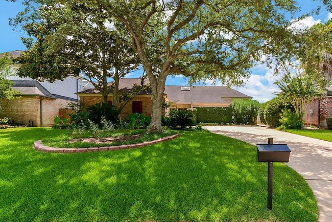 Building Photo - 1231 Creekford Cir