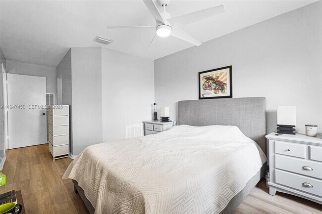 Building Photo - 2149 Discovery Cir W