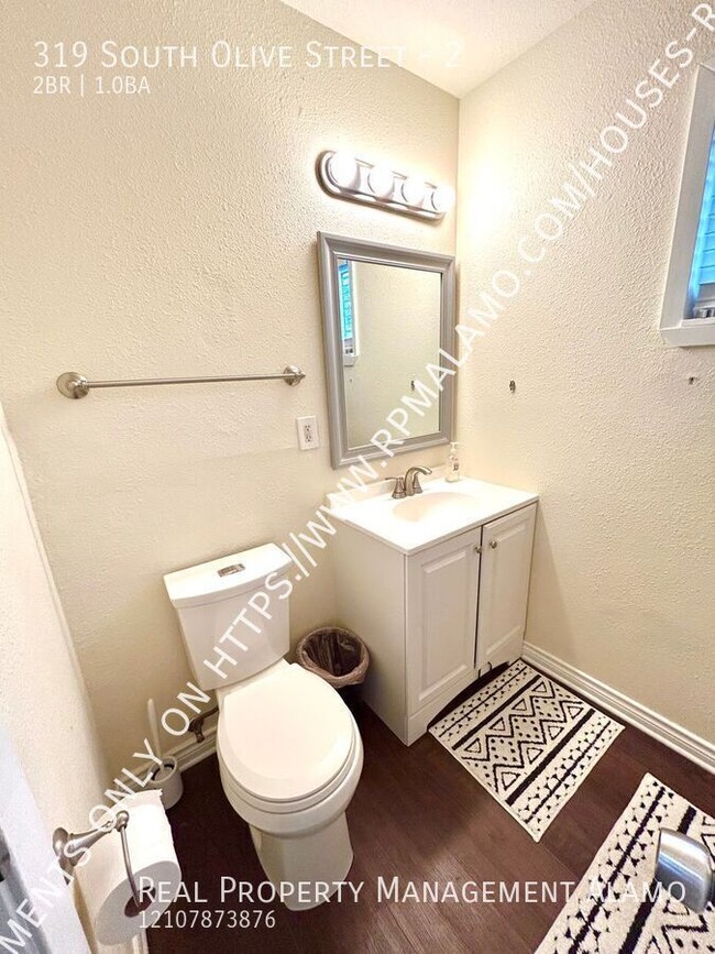 Building Photo - AVAILABLE NOW! FULLY FURNISHED 2 Bedroom /...