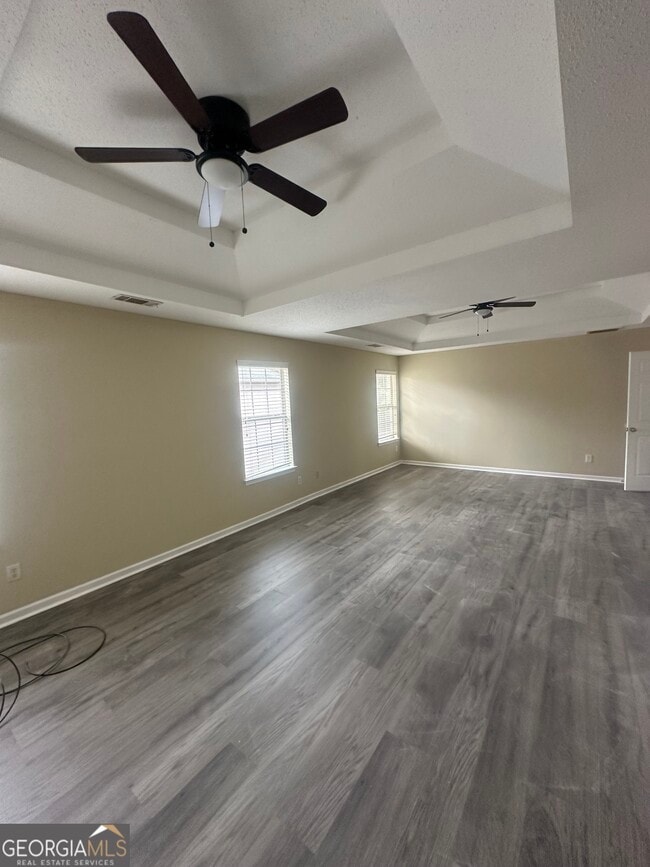 Building Photo - 3682 Fremont Dr