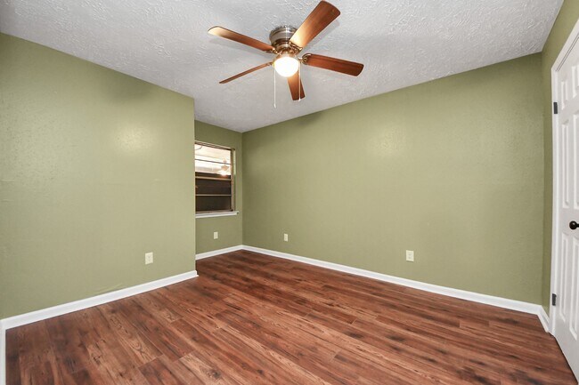 Building Photo - 20411 Jasperwood Ln