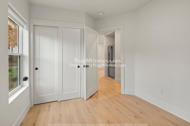 Building Photo - 4704 NE 95th Ave