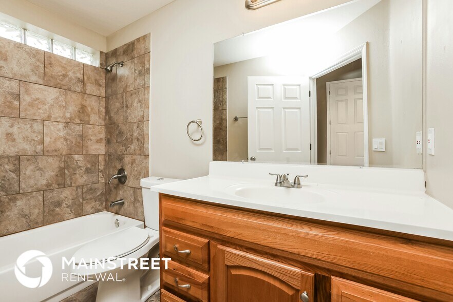 Building Photo - 3131 Branchville Dr