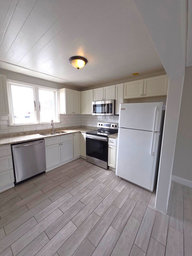 Building Photo - 5 Emanuel St