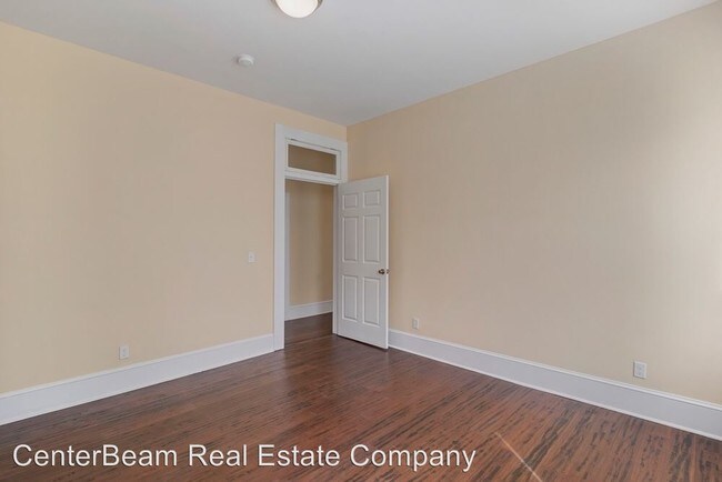 Building Photo - 2 br, 2 bath House - 40 E 3rd Street