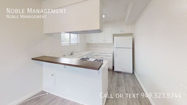 Building Photo - 2721 E Almond Ave