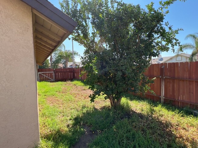 Building Photo - 3 bedroom 2 Bath Home in Perris