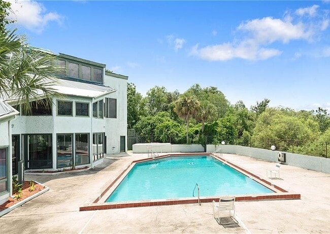 Building Photo - 2546 Lemon Tree Ln