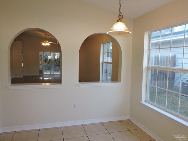 Building Photo - 2513 Gulf Breeze Ave