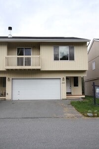Building Photo - 3 Bedroom Eagle River Condo w/ Easy Highwa...