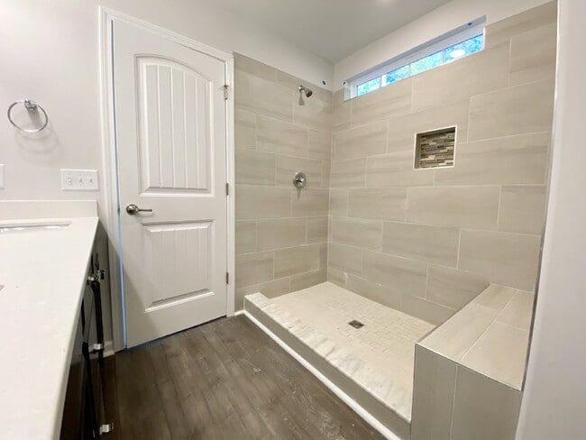 Building Photo - Four Bedroom Home in Millstone Landing!