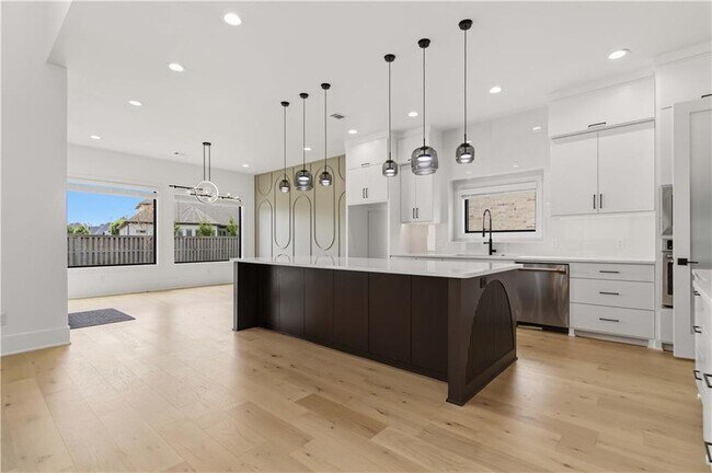 Building Photo - 4413 S 88th St
