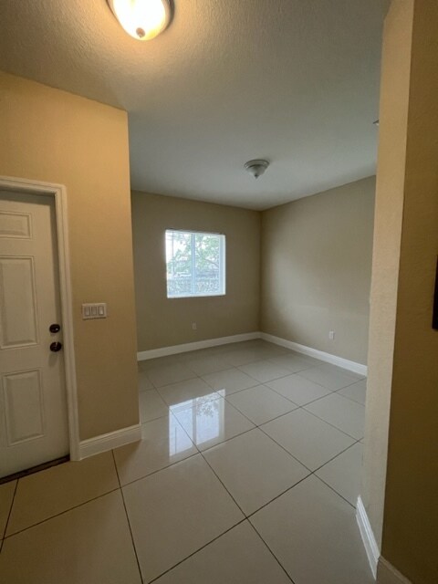 Building Photo - 3611 SW 88th Pl