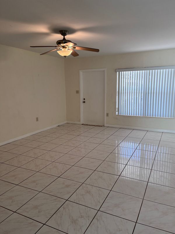 Building Photo - 1142 Binney Dr