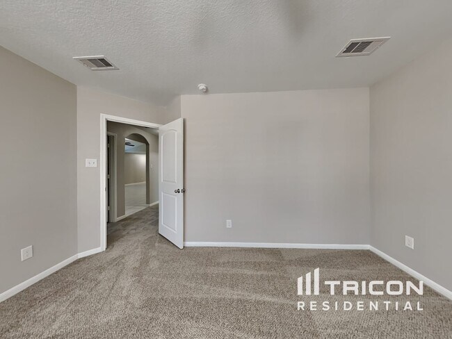 Building Photo - 717 Totem Trail Dr