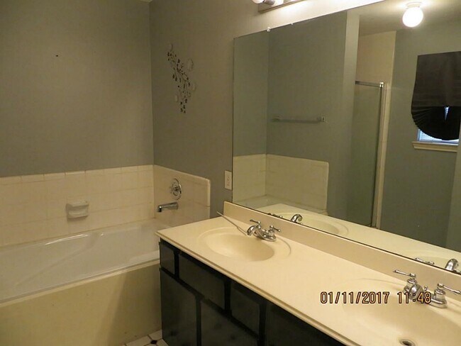 Building Photo - 5418 Baslow Dr