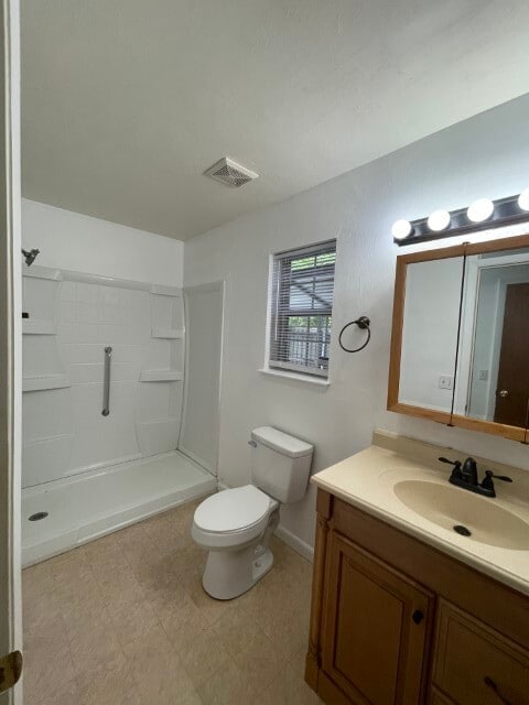 Building Photo - 580 SE Nassau St