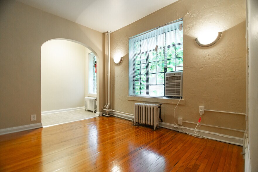 Building Photo - Traymore Apartments