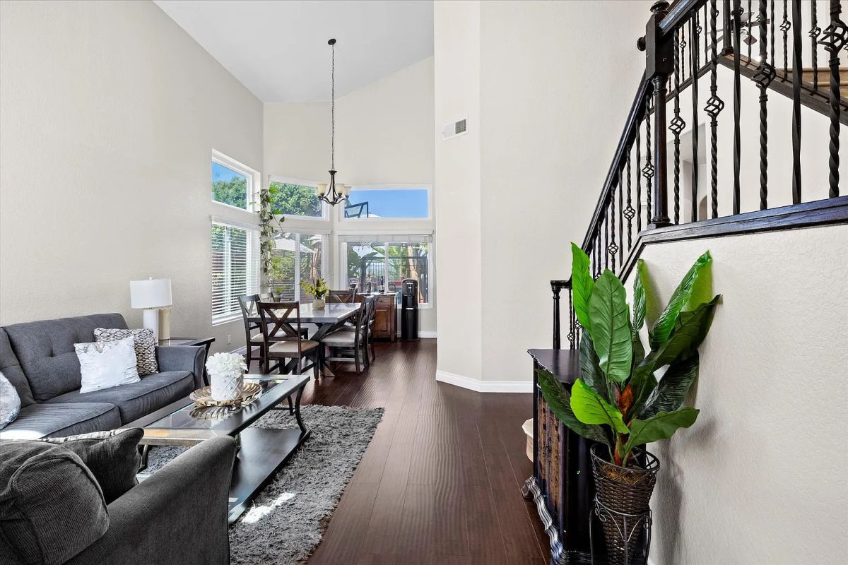 Building Photo - 3718 Via Las Villas