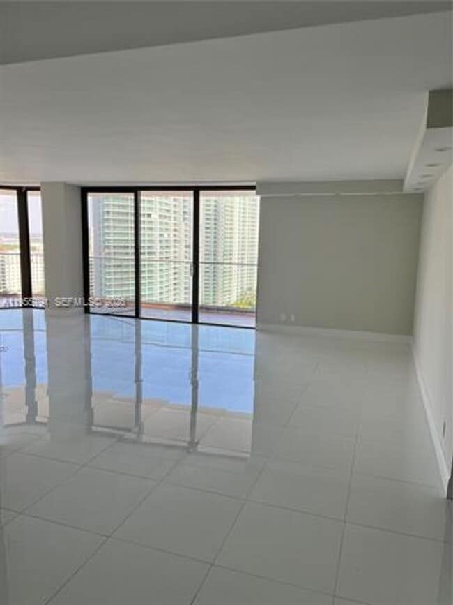 Building Photo - 19707 Turnberry Way