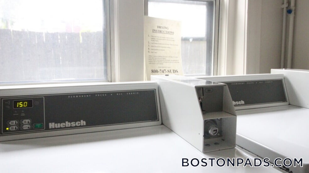 Building Photo - 14 Lakeville Rd