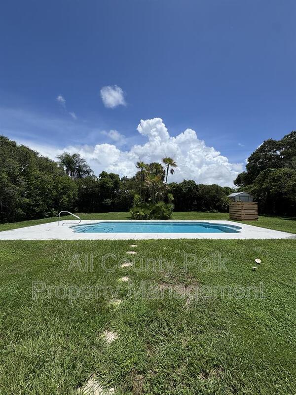 Building Photo - 8601 Sunnydale Ln
