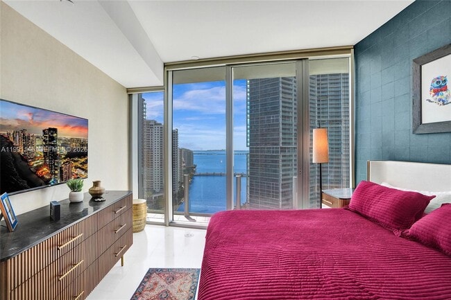 Building Photo - 300 Biscayne Blvd Way