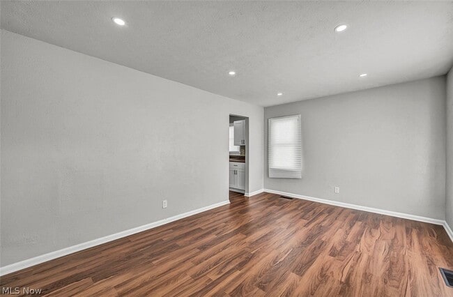 Building Photo - 12508 Sobieski Ave