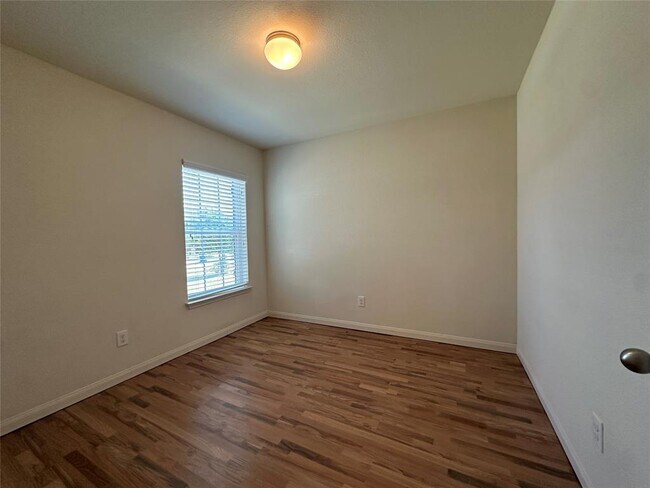 Building Photo - 104 Millers Lp