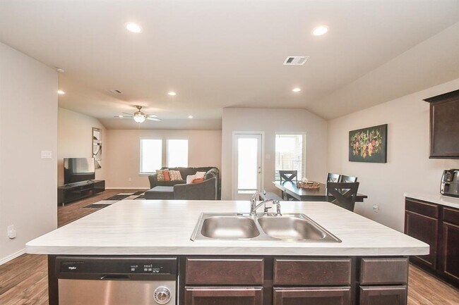 Building Photo - 21602 Victoria Harbor Dr