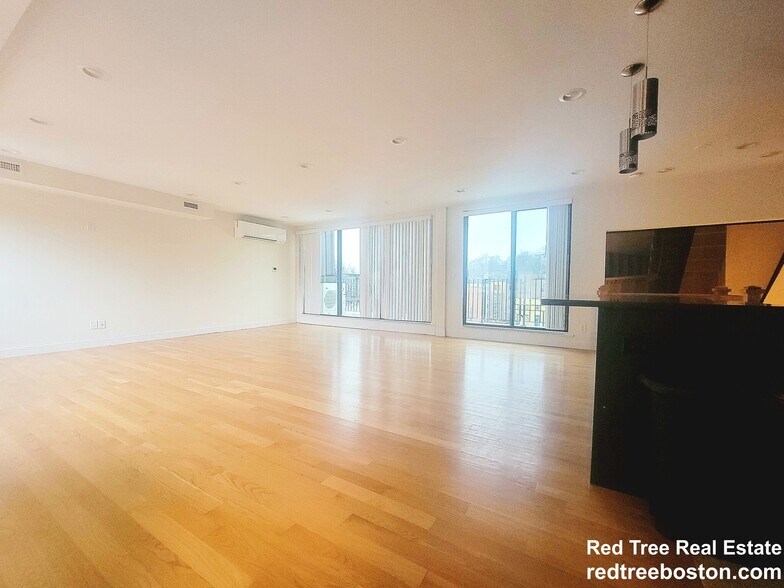 Building Photo - 1616 Beacon St