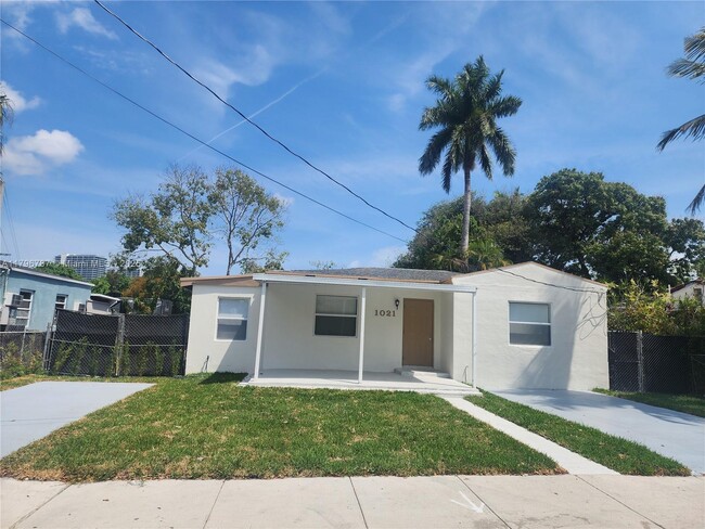 Primary Photo - 1021 NW 20th Ave