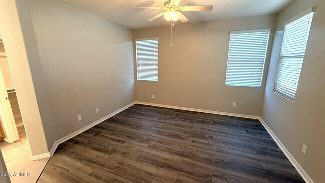 Building Photo - 41320 W Palmyra Ln