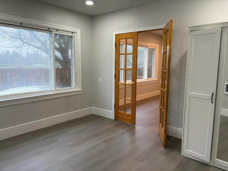 Building Photo - 1800 S 128th St