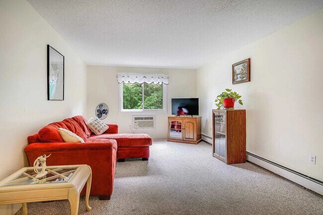 Building Photo - Manchester NH