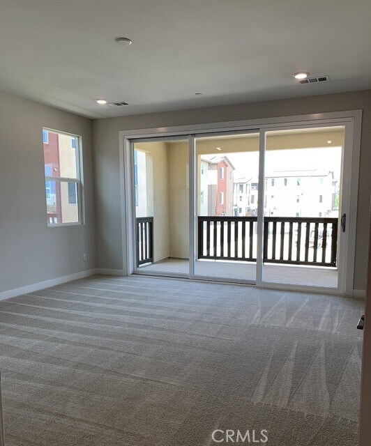 Building Photo - 646 Athos